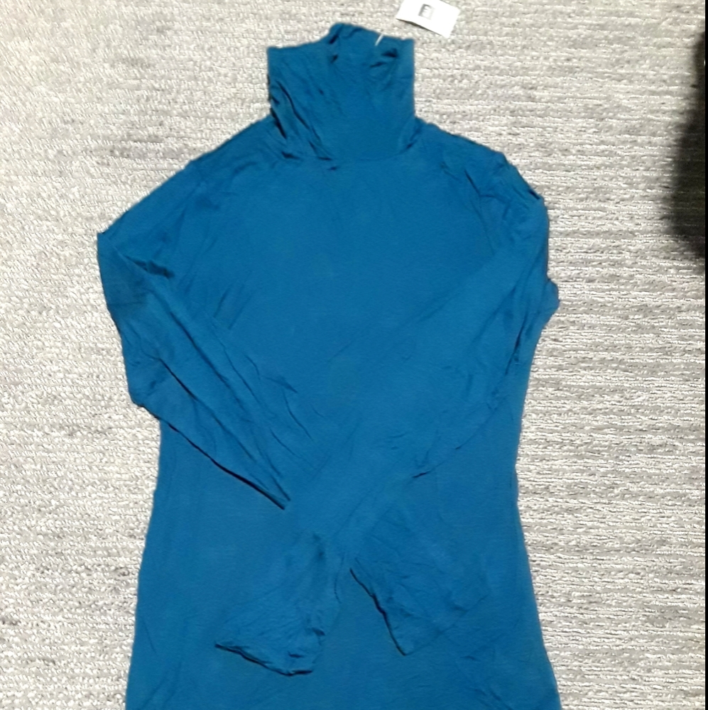 Lightweight Turtleneck in Indigo Blue